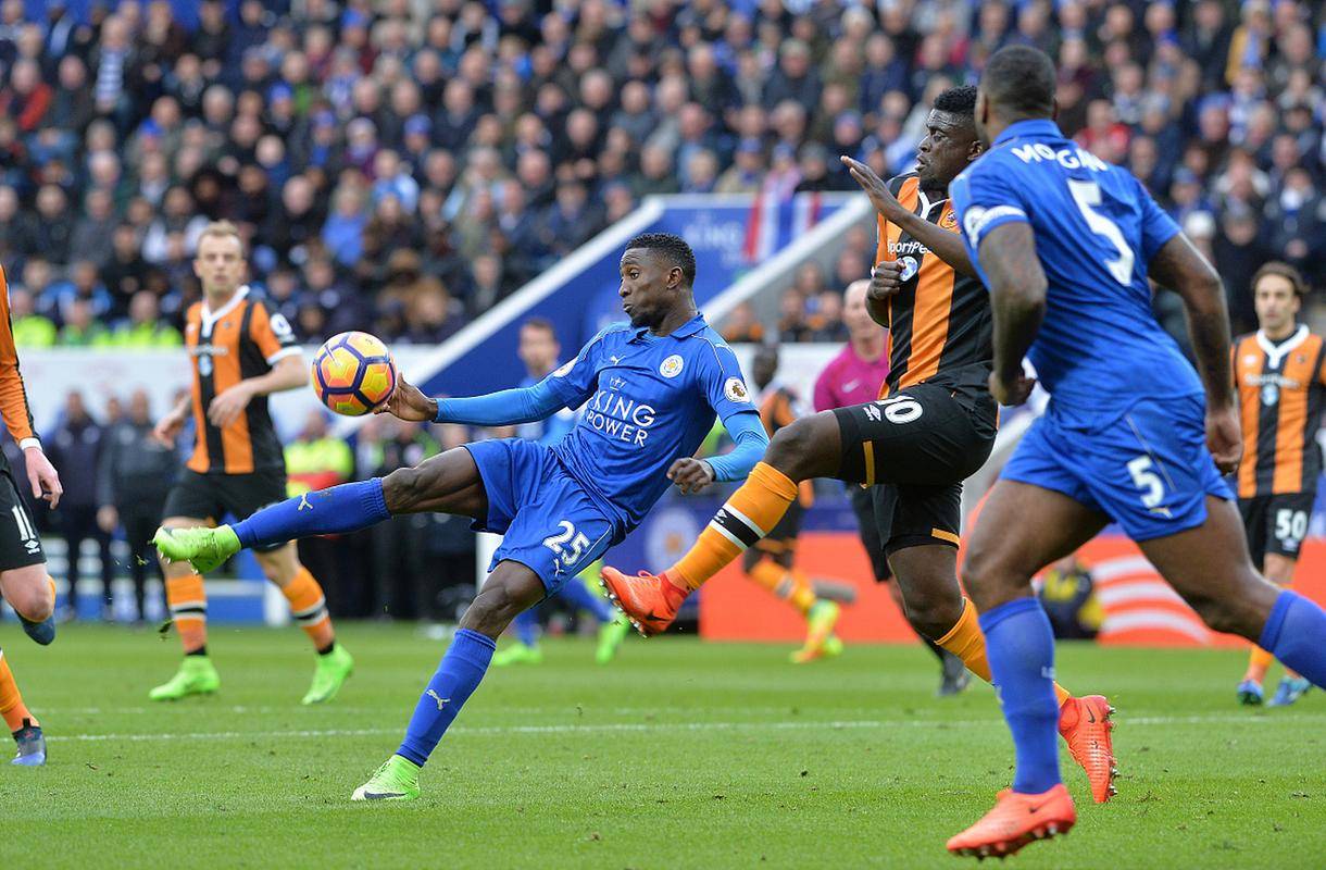 包含布莱克本客场0-1不敌赫尔城，保级形势日趋恶劣的词条