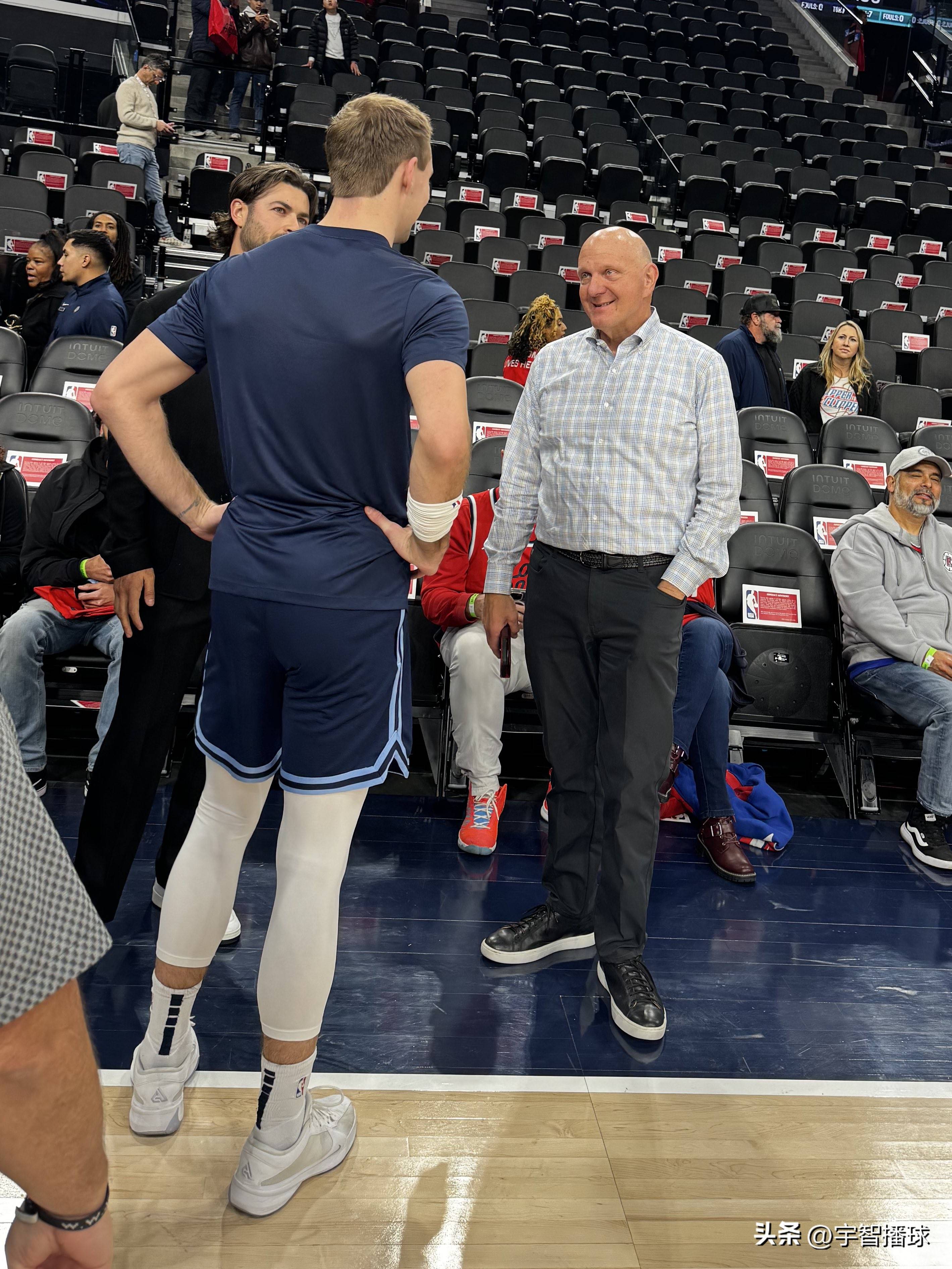 快船客场逆转胜灰熊，迎来九连胜