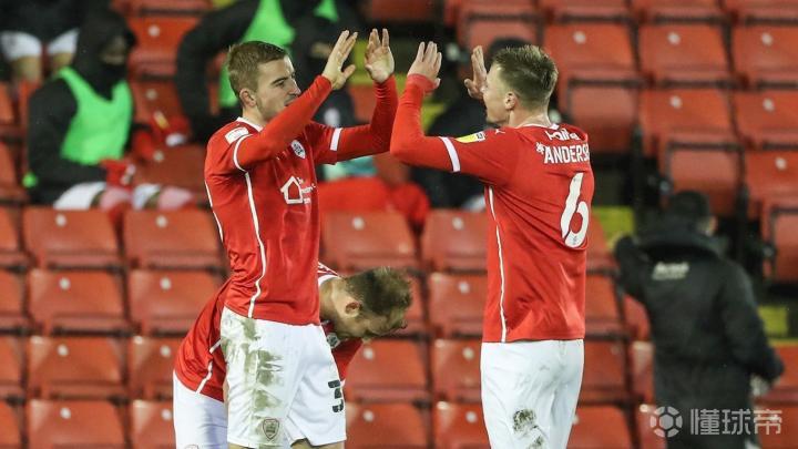 哈德斯菲尔德主场惨遭绝杀，三分悬空的简单介绍