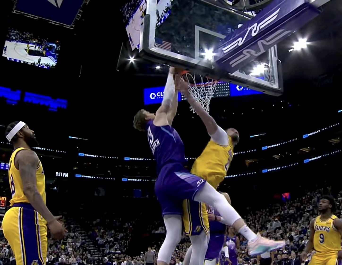 湖人客场负于爵士,詹姆斯全场高效 湖人客场负于爵士,詹姆斯全场高效