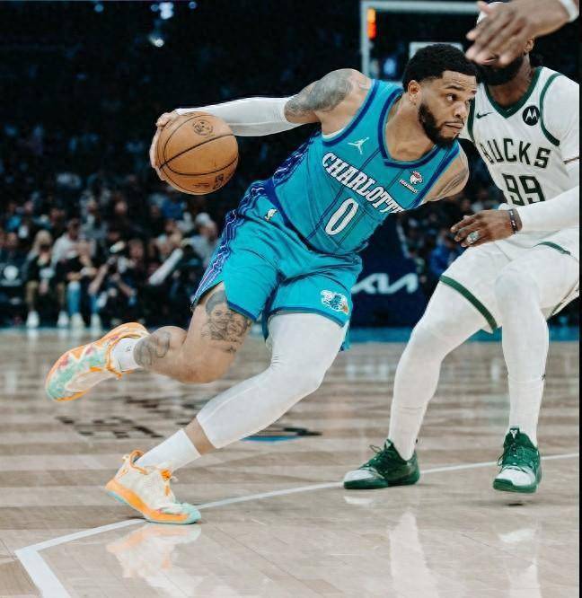 雄鹿轻取黄蜂,字母哥分继续领跑得分榜的简单介绍 雄鹿轻取黄蜂,字母哥分继续领跑得分榜的简单介绍