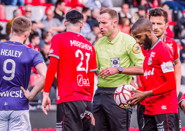 里昂主场迎战甘冈,胜者将成为本赛季焦点之一 里昂主场迎战甘冈,胜者将成为本赛季焦点之一